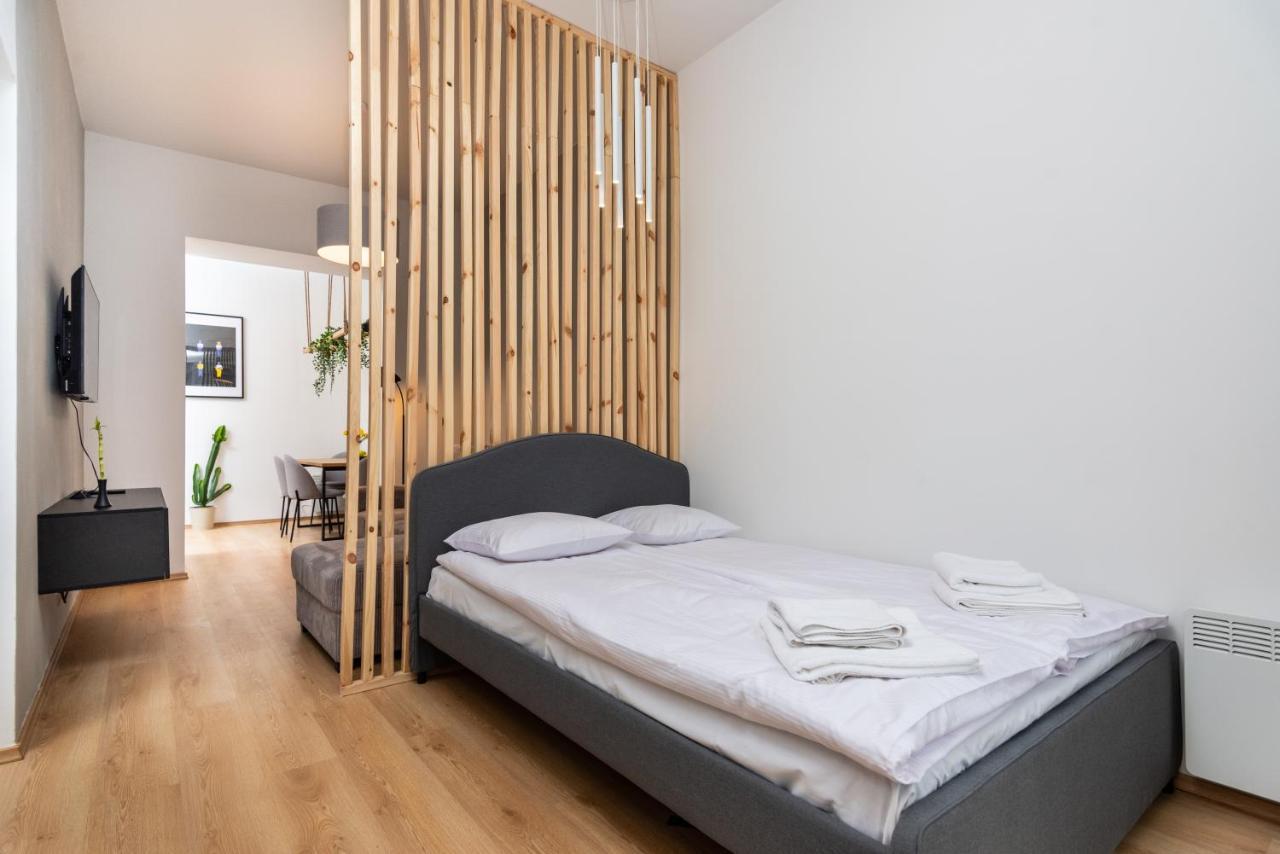 Modern Centrally Located Apartments - By Upstairs Krakov Exteriér fotografie