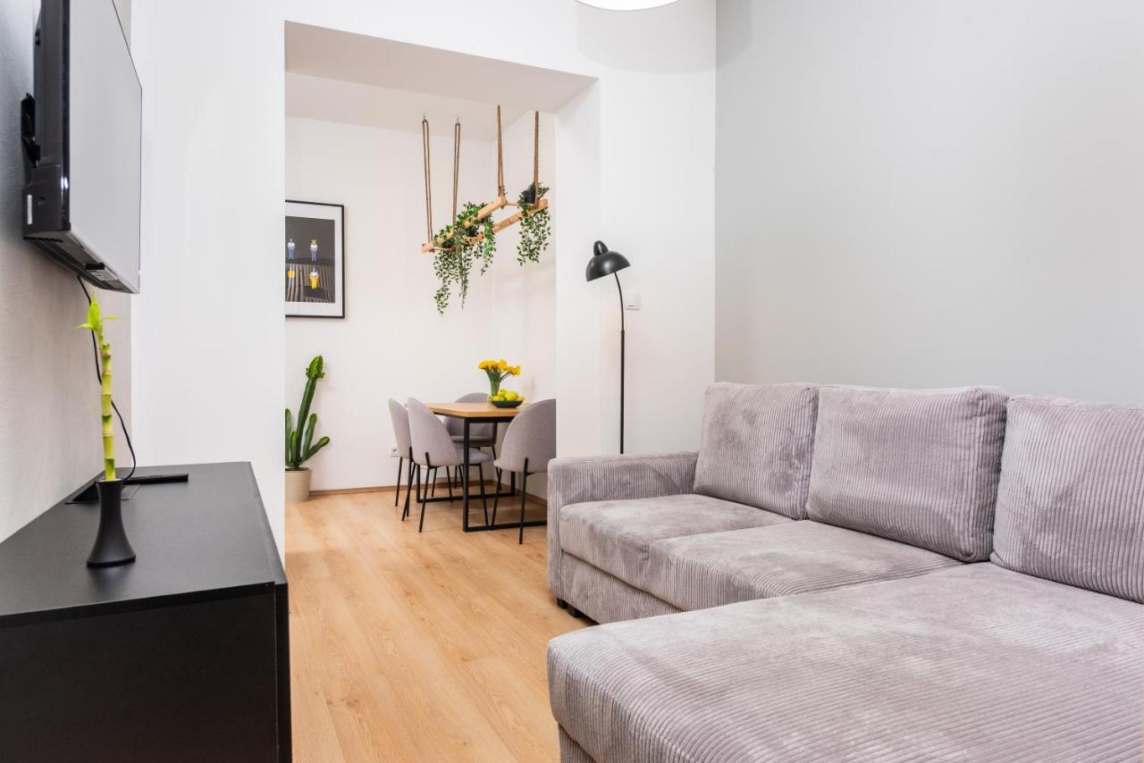 Modern Centrally Located Apartments - By Upstairs Krakov Exteriér fotografie