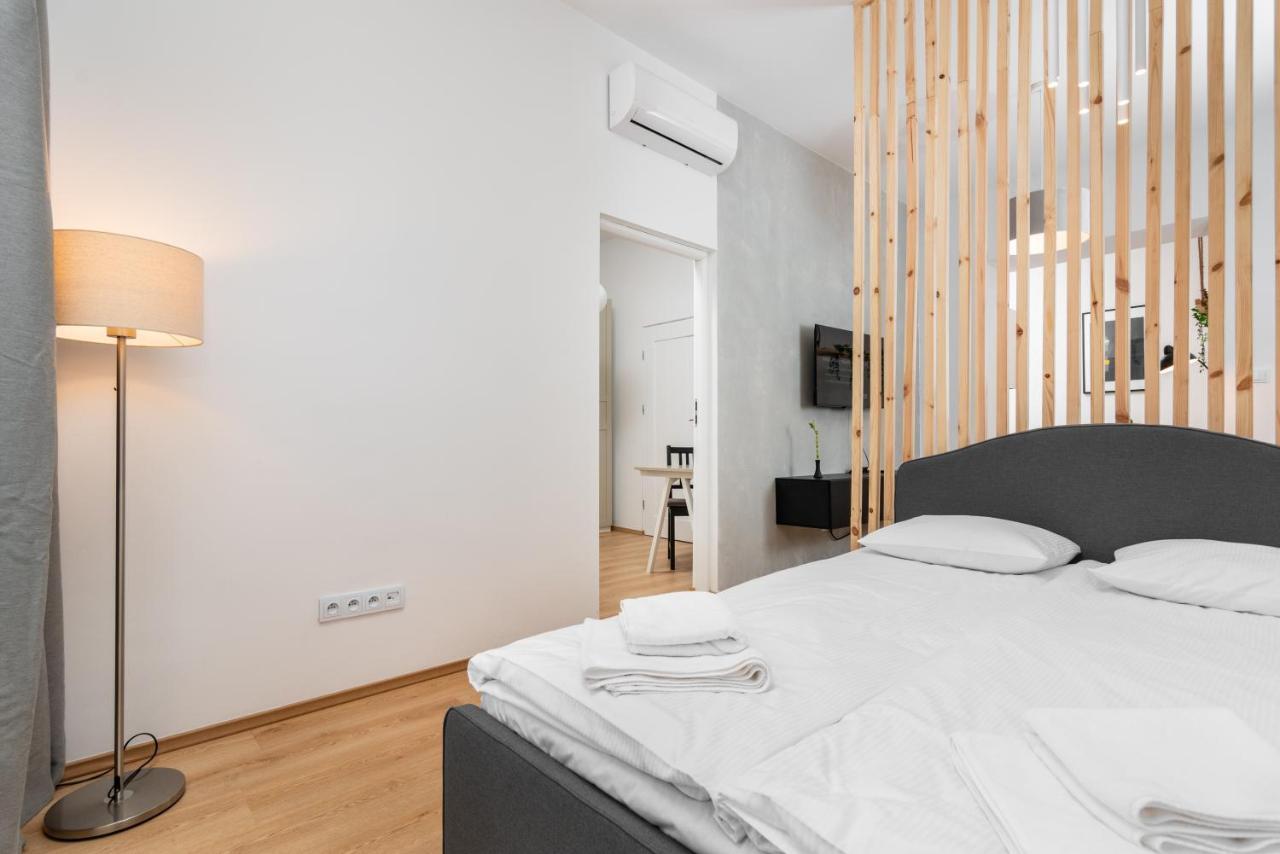 Modern Centrally Located Apartments - By Upstairs Krakov Exteriér fotografie
