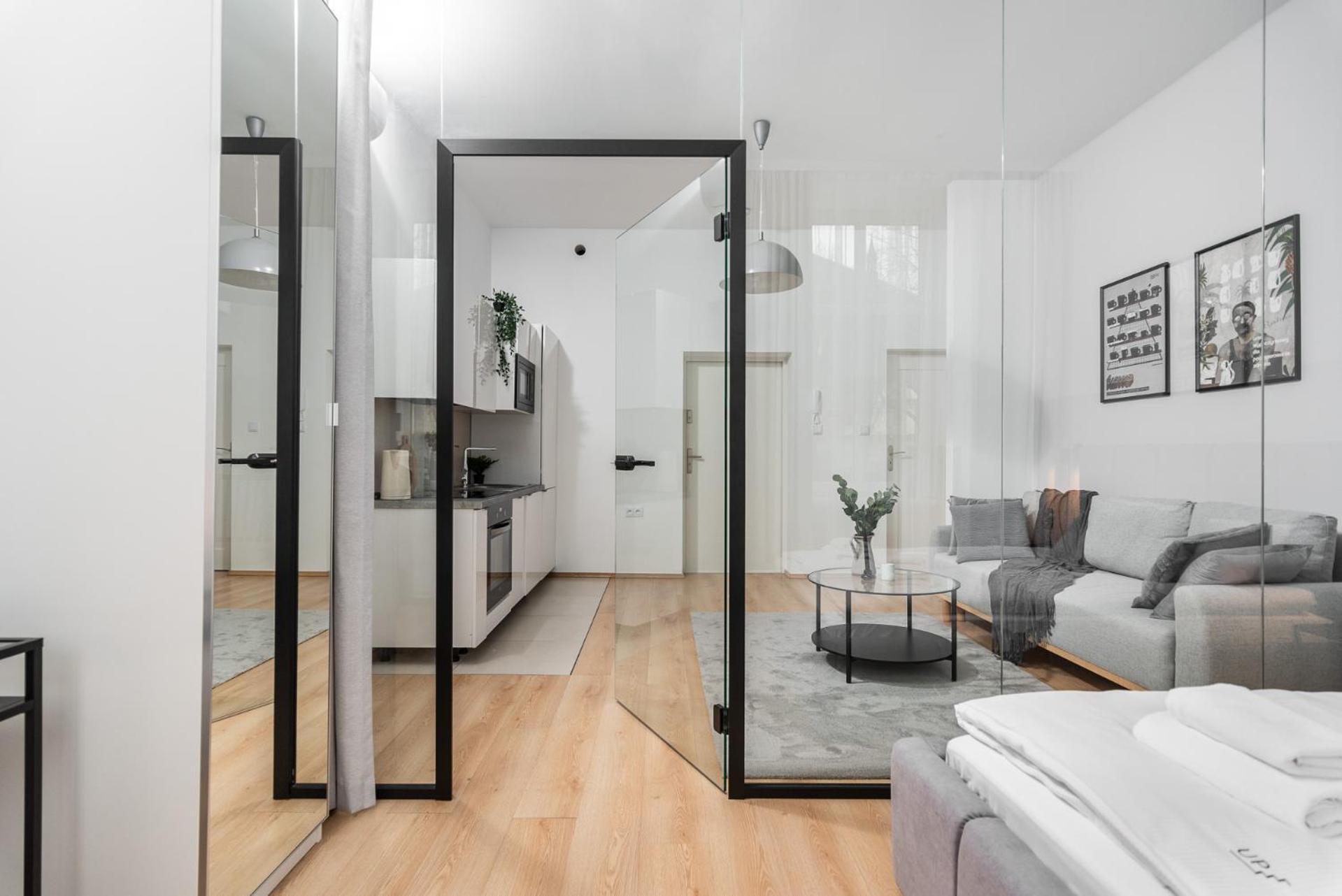 Modern Centrally Located Apartments - By Upstairs Krakov Exteriér fotografie